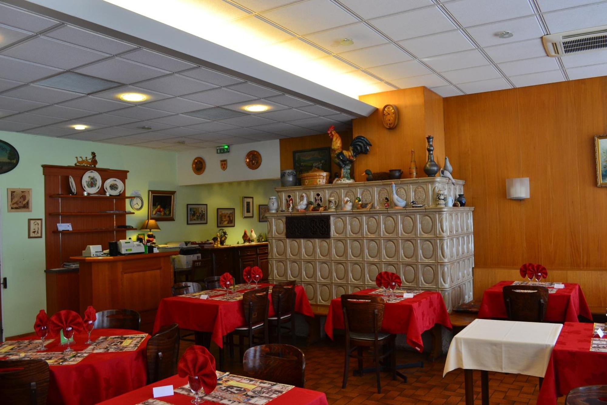 Hotel Restaurant Niemerich พุลแวร์สไฮม์ ภายนอก รูปภาพ